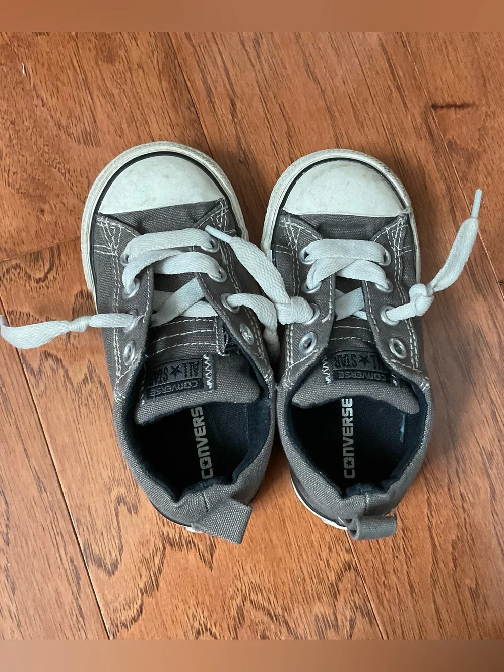 Converse Dark Grey Children's Low Top Classic Shoes Size 8 Sneakers